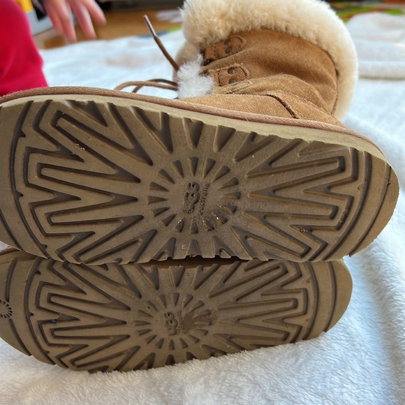 Kids Ugg khaki k sophy boots size 3 - Picture 3 of 8